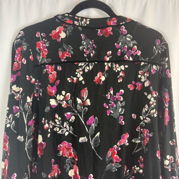 J Jill Floral Black and Pink Women's Top Velvet-Piped Top - Picture 16 of 17